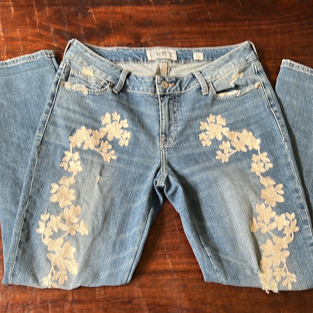 LUCKY BRAND Mid-Rise Tapered Embroidered Floral Distressed Jeans W-6